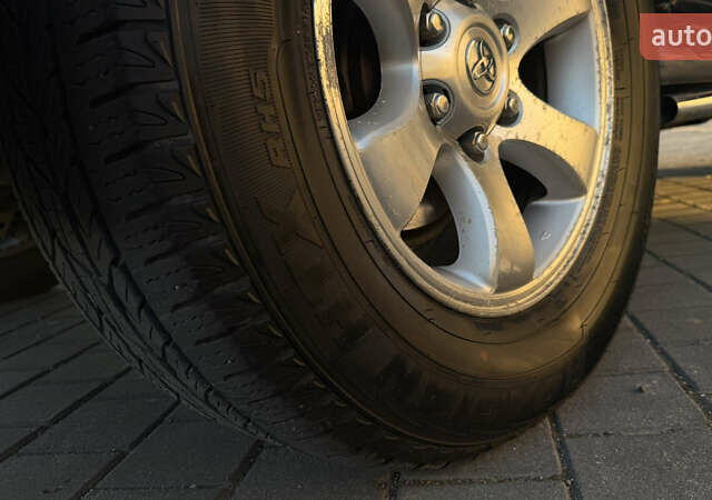 Черный Тойота Ленд Крузер Прадо, объемом двигателя 4 л и пробегом 270 тыс. км за 13500 $, фото 17 на Automoto.ua