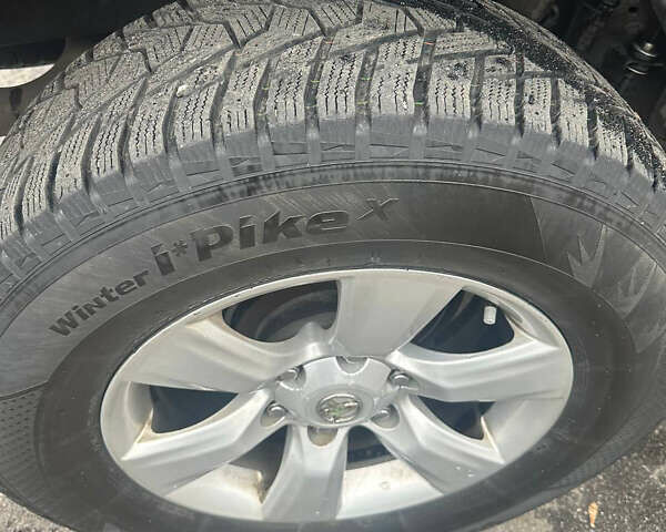 Чорний Тойота Ленд Крузер Прадо, об'ємом двигуна 3.96 л та пробігом 305 тис. км за 13800 $, фото 9 на Automoto.ua