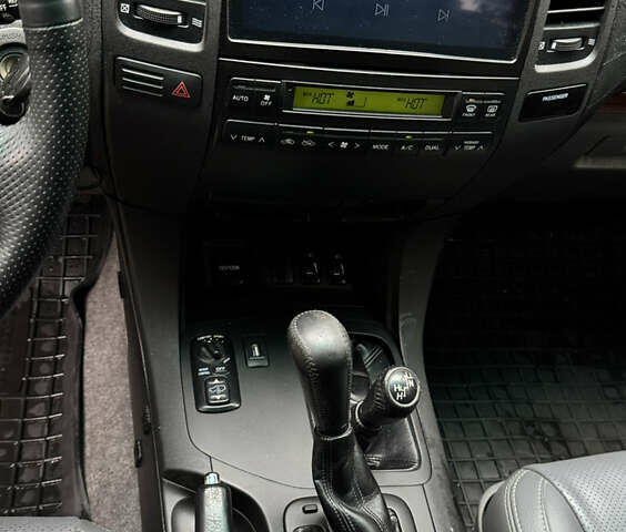 Черный Тойота Ленд Крузер Прадо, объемом двигателя 3.96 л и пробегом 225 тыс. км за 11999 $, фото 10 на Automoto.ua