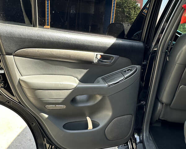 Черный Тойота Ленд Крузер Прадо, объемом двигателя 4 л и пробегом 296 тыс. км за 15900 $, фото 20 на Automoto.ua