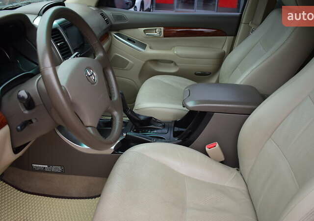 Черный Тойота Ленд Крузер Прадо, объемом двигателя 4 л и пробегом 231 тыс. км за 13900 $, фото 11 на Automoto.ua