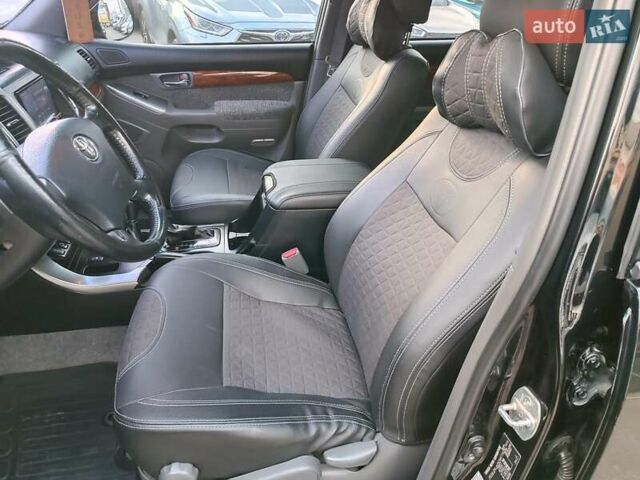 Черный Тойота Ленд Крузер Прадо, объемом двигателя 4 л и пробегом 313 тыс. км за 15490 $, фото 19 на Automoto.ua