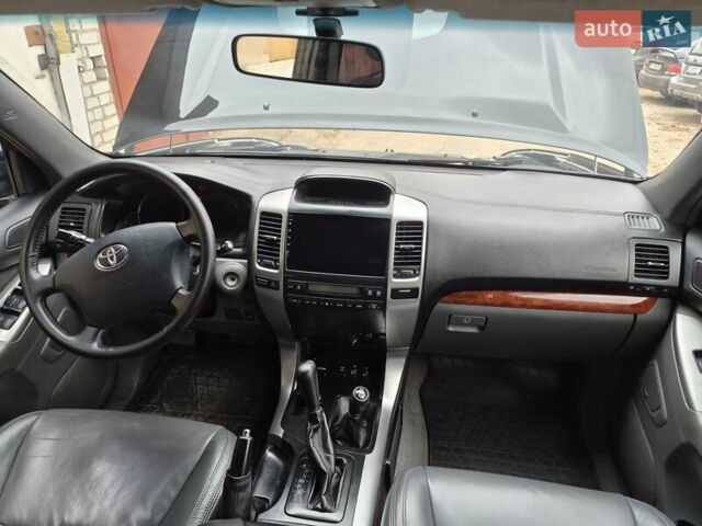 Черный Тойота Ленд Крузер Прадо, объемом двигателя 3.96 л и пробегом 288 тыс. км за 14100 $, фото 24 на Automoto.ua