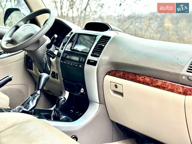 Черный Тойота Ленд Крузер Прадо, объемом двигателя 4 л и пробегом 285 тыс. км за 15800 $, фото 53 на Automoto.ua