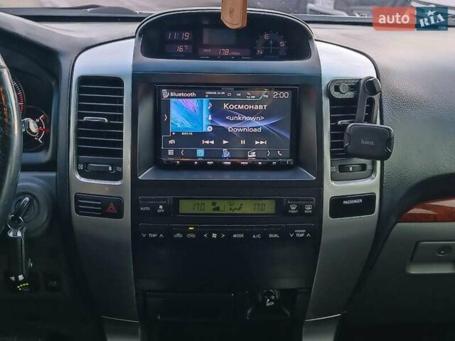 Черный Тойота Ленд Крузер Прадо, объемом двигателя 4 л и пробегом 313 тыс. км за 15490 $, фото 16 на Automoto.ua