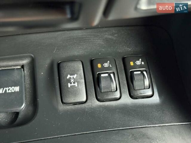 Чорний Тойота Ленд Крузер Прадо, об'ємом двигуна 4 л та пробігом 284 тис. км за 16200 $, фото 16 на Automoto.ua