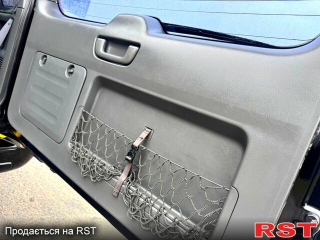 Черный Тойота Ленд Крузер Прадо, объемом двигателя 2.7 л и пробегом 199 тыс. км за 12450 $, фото 10 на Automoto.ua