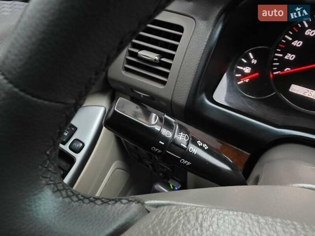 Чорний Тойота Ленд Крузер Прадо, об'ємом двигуна 4 л та пробігом 260 тис. км за 12999 $, фото 29 на Automoto.ua