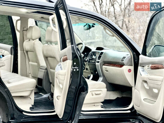 Черный Тойота Ленд Крузер Прадо, объемом двигателя 4 л и пробегом 285 тыс. км за 15800 $, фото 141 на Automoto.ua