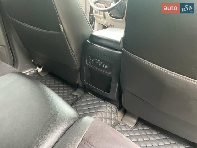 Черный Тойота Ленд Крузер Прадо, объемом двигателя 3.96 л и пробегом 290 тыс. км за 15550 $, фото 22 на Automoto.ua