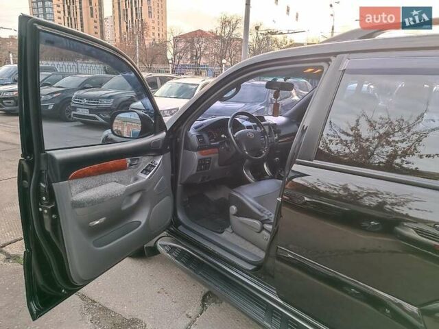 Черный Тойота Ленд Крузер Прадо, объемом двигателя 4 л и пробегом 313 тыс. км за 15490 $, фото 18 на Automoto.ua