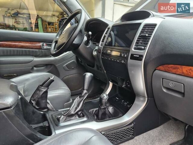 Черный Тойота Ленд Крузер Прадо, объемом двигателя 3.96 л и пробегом 288 тыс. км за 14100 $, фото 28 на Automoto.ua