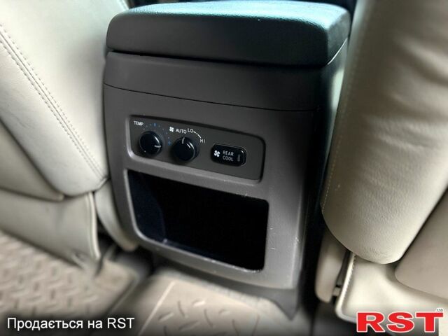 Черный Тойота Ленд Крузер Прадо, объемом двигателя 4 л и пробегом 210 тыс. км за 15500 $, фото 7 на Automoto.ua