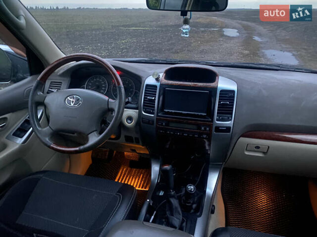 Черный Тойота Ленд Крузер Прадо, объемом двигателя 3.96 л и пробегом 419 тыс. км за 15900 $, фото 16 на Automoto.ua