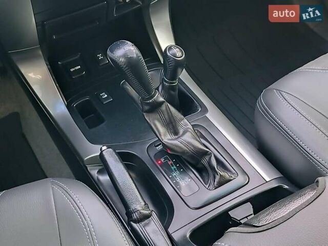 Черный Тойота Ленд Крузер Прадо, объемом двигателя 4 л и пробегом 313 тыс. км за 15490 $, фото 17 на Automoto.ua