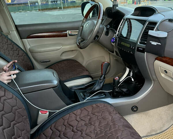 Чорний Тойота Ленд Крузер Прадо, об'ємом двигуна 4 л та пробігом 295 тис. км за 16500 $, фото 21 на Automoto.ua