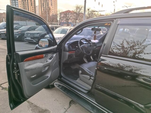 Черный Тойота Ленд Крузер Прадо, объемом двигателя 4 л и пробегом 313 тыс. км за 15490 $, фото 18 на Automoto.ua