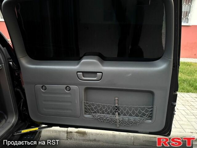 Черный Тойота Ленд Крузер Прадо, объемом двигателя 4 л и пробегом 199 тыс. км за 20000 $, фото 9 на Automoto.ua