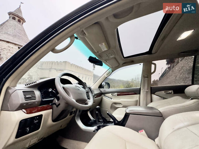 Черный Тойота Ленд Крузер Прадо, объемом двигателя 4 л и пробегом 285 тыс. км за 15800 $, фото 74 на Automoto.ua