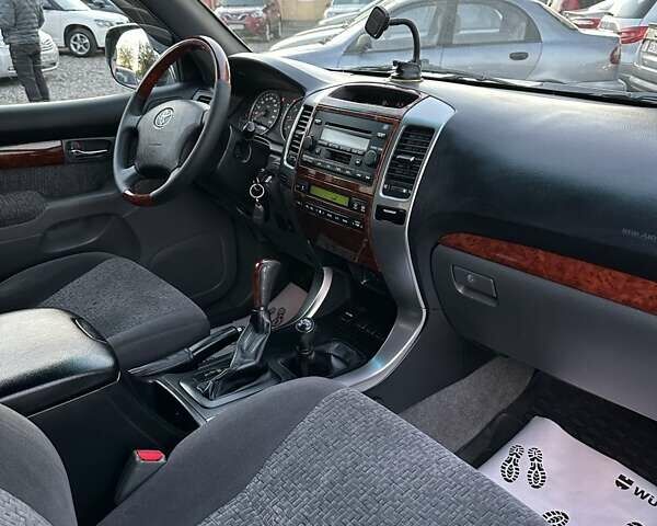 Черный Тойота Ленд Крузер Прадо, объемом двигателя 2.7 л и пробегом 223 тыс. км за 10900 $, фото 2 на Automoto.ua