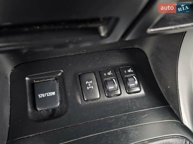 Чорний Тойота Ленд Крузер Прадо, об'ємом двигуна 4 л та пробігом 260 тис. км за 12999 $, фото 31 на Automoto.ua