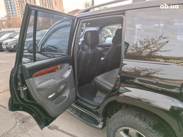 Черный Тойота Ленд Крузер Прадо, объемом двигателя 4 л и пробегом 313 тыс. км за 15490 $, фото 12 на Automoto.ua