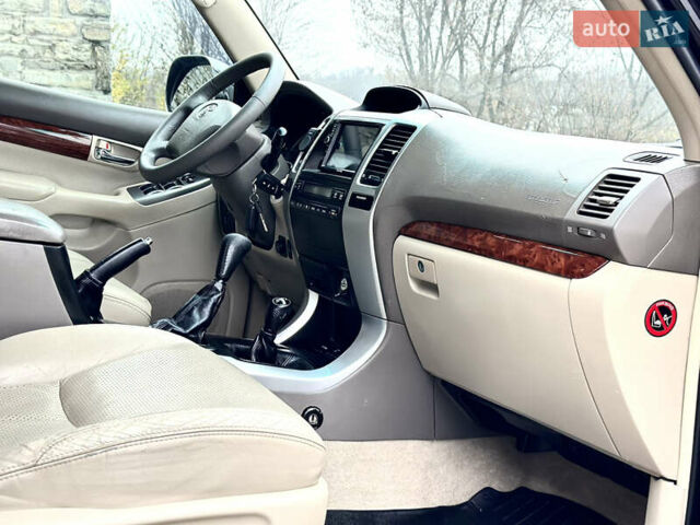 Черный Тойота Ленд Крузер Прадо, объемом двигателя 4 л и пробегом 285 тыс. км за 15800 $, фото 52 на Automoto.ua