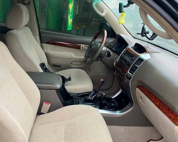 Чорний Тойота Ленд Крузер Прадо, об'ємом двигуна 3.98 л та пробігом 247 тис. км за 16500 $, фото 18 на Automoto.ua