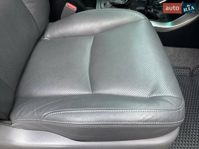 Чорний Тойота Ленд Крузер Прадо, об'ємом двигуна 2.98 л та пробігом 278 тис. км за 16900 $, фото 20 на Automoto.ua