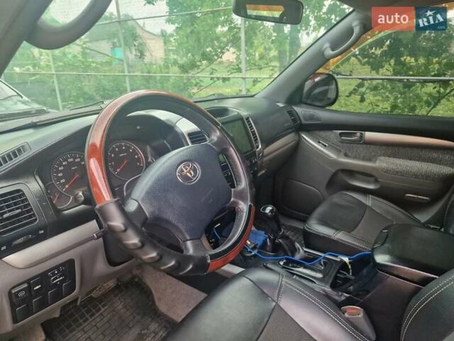 Черный Тойота Ленд Крузер Прадо, объемом двигателя 2.69 л и пробегом 205 тыс. км за 16499 $, фото 1 на Automoto.ua