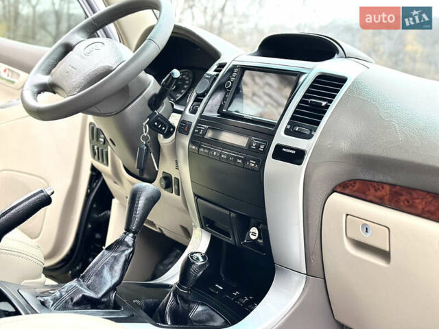 Черный Тойота Ленд Крузер Прадо, объемом двигателя 4 л и пробегом 285 тыс. км за 15800 $, фото 92 на Automoto.ua