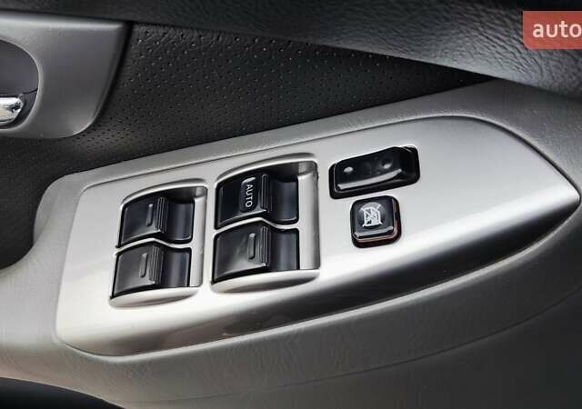 Чорний Тойота Ленд Крузер Прадо, об'ємом двигуна 2.69 л та пробігом 250 тис. км за 14200 $, фото 16 на Automoto.ua