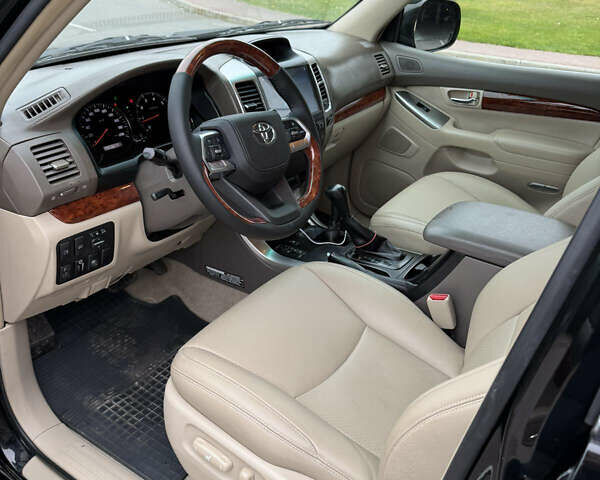 Чорний Тойота Ленд Крузер Прадо, об'ємом двигуна 4 л та пробігом 274 тис. км за 16900 $, фото 5 на Automoto.ua