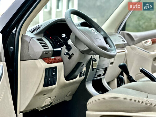 Черный Тойота Ленд Крузер Прадо, объемом двигателя 4 л и пробегом 285 тыс. км за 15800 $, фото 148 на Automoto.ua