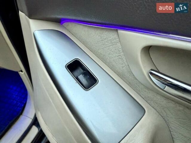 Черный Тойота Ленд Крузер Прадо, объемом двигателя 4 л и пробегом 331 тыс. км за 10999 $, фото 54 на Automoto.ua