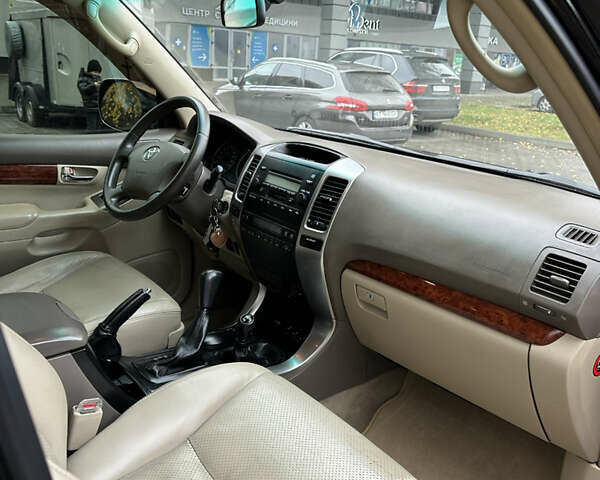 Черный Тойота Ленд Крузер Прадо, объемом двигателя 4 л и пробегом 207 тыс. км за 18300 $, фото 11 на Automoto.ua