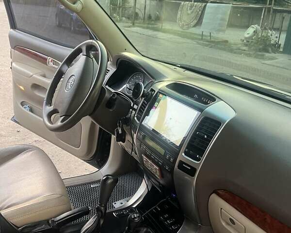 Черный Тойота Ленд Крузер Прадо, объемом двигателя 3.96 л и пробегом 250 тыс. км за 16200 $, фото 6 на Automoto.ua