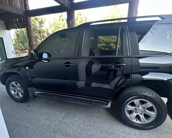 Черный Тойота Ленд Крузер Прадо, объемом двигателя 4 л и пробегом 320 тыс. км за 18500 $, фото 3 на Automoto.ua