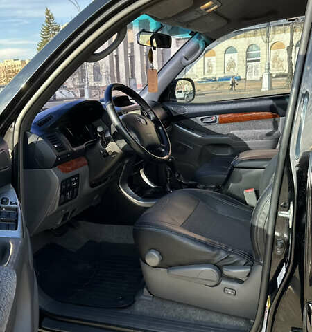 Чорний Тойота Ленд Крузер Прадо, об'ємом двигуна 4 л та пробігом 313 тис. км за 16300 $, фото 6 на Automoto.ua