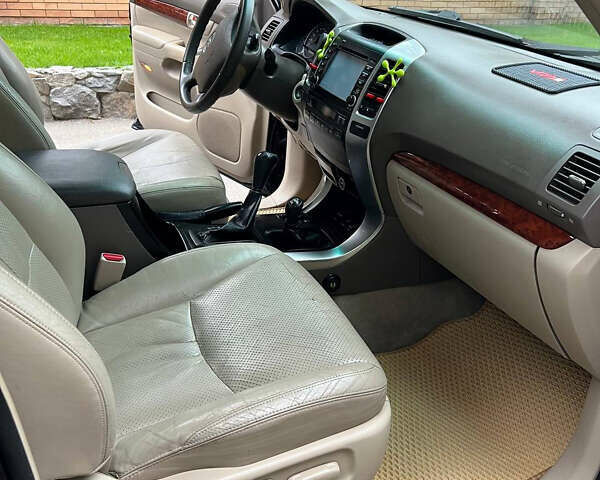 Тойота Ленд Крузер Прадо 2007 в Чернигове на Automoto.ua Черный Тойота Ленд Крузер Прадо, объемом двигателя 4 л и пробегом 440 тыс. км за 13500 $, фото 6 на Automoto.ua