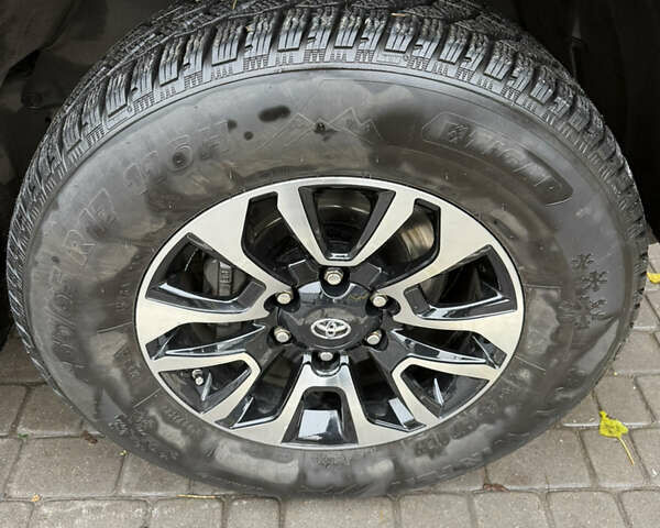 Чорний Тойота Ленд Крузер Прадо, об'ємом двигуна 4 л та пробігом 295 тис. км за 16500 $, фото 14 на Automoto.ua