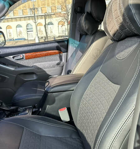 Чорний Тойота Ленд Крузер Прадо, об'ємом двигуна 4 л та пробігом 313 тис. км за 16300 $, фото 7 на Automoto.ua