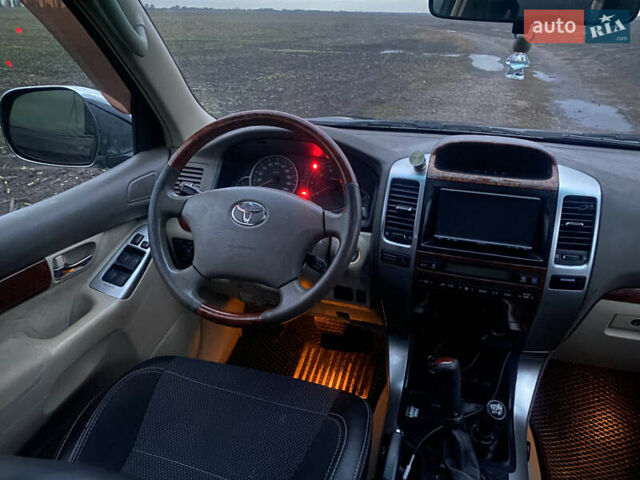 Черный Тойота Ленд Крузер Прадо, объемом двигателя 3.96 л и пробегом 419 тыс. км за 15900 $, фото 18 на Automoto.ua