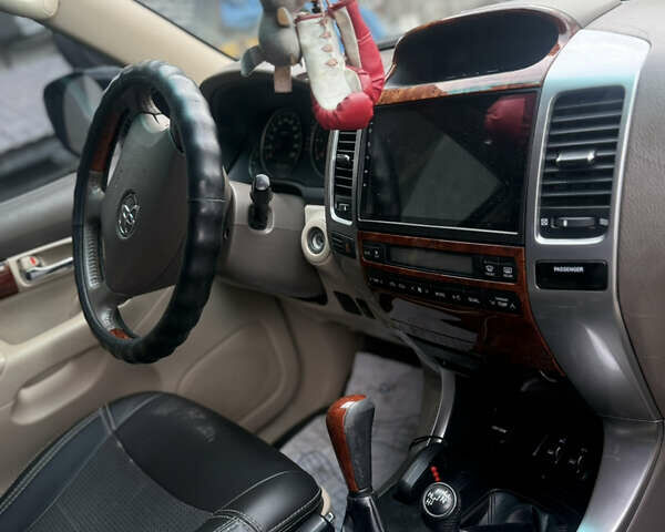 Чорний Тойота Ленд Крузер Прадо, об'ємом двигуна 4 л та пробігом 273 тис. км за 13500 $, фото 3 на Automoto.ua