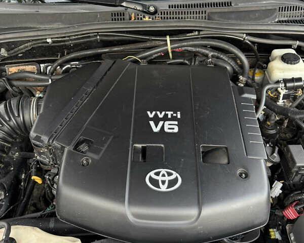 Черный Тойота Ленд Крузер Прадо, объемом двигателя 4 л и пробегом 293 тыс. км за 20000 $, фото 5 на Automoto.ua