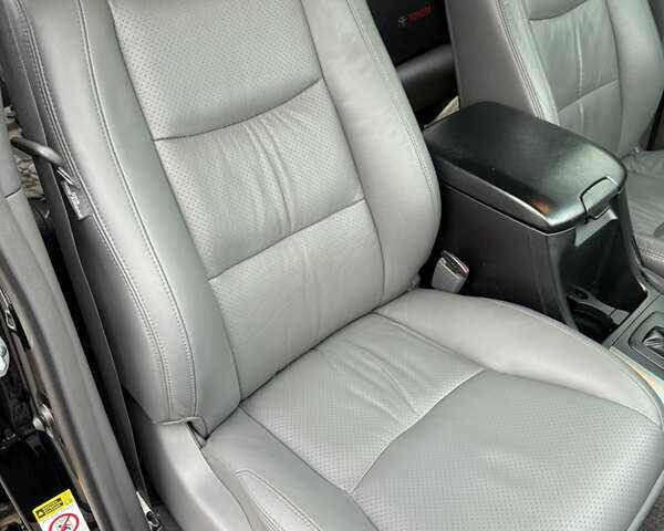 Черный Тойота Ленд Крузер Прадо, объемом двигателя 0 л и пробегом 255 тыс. км за 26000 $, фото 20 на Automoto.ua