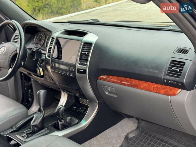 Черный Тойота Ленд Крузер Прадо, объемом двигателя 4 л и пробегом 65 тыс. км за 24999 $, фото 18 на Automoto.ua