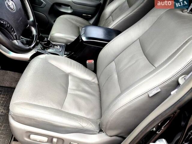 Черный Тойота Ленд Крузер Прадо, объемом двигателя 3.96 л и пробегом 170 тыс. км за 18700 $, фото 12 на Automoto.ua