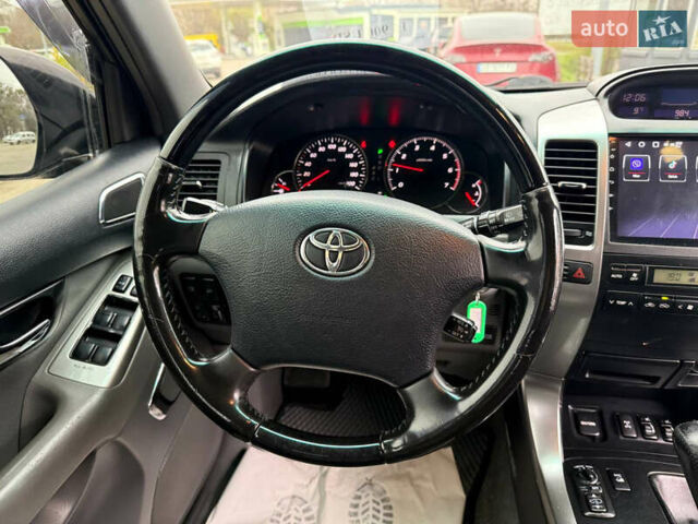 Черный Тойота Ленд Крузер Прадо, объемом двигателя 3.96 л и пробегом 281 тыс. км за 14500 $, фото 14 на Automoto.ua