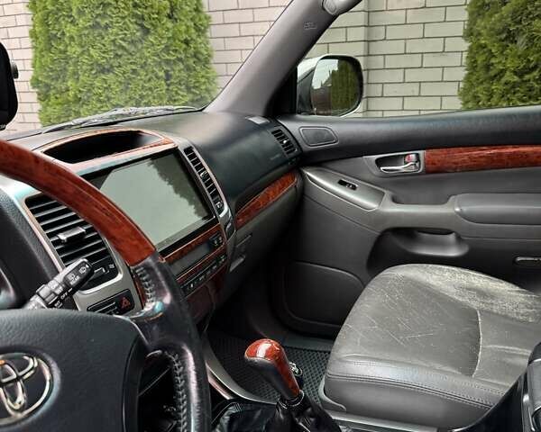 Черный Тойота Ленд Крузер Прадо, объемом двигателя 4 л и пробегом 255 тыс. км за 16500 $, фото 7 на Automoto.ua